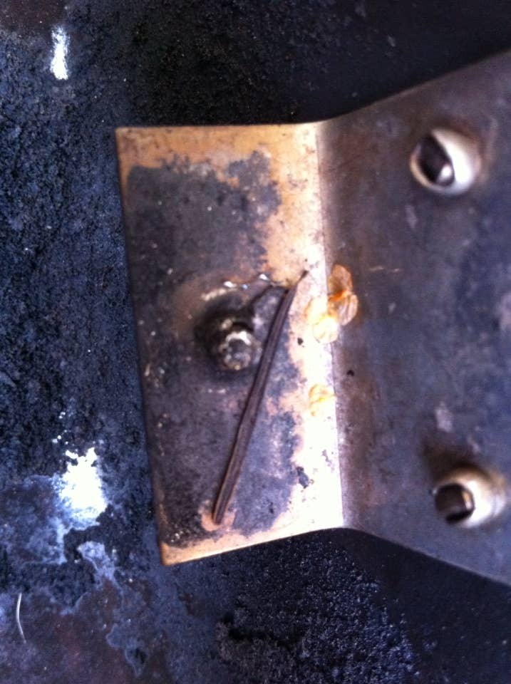 How to remove a broken, rusted, or stripped screw - Dengarden