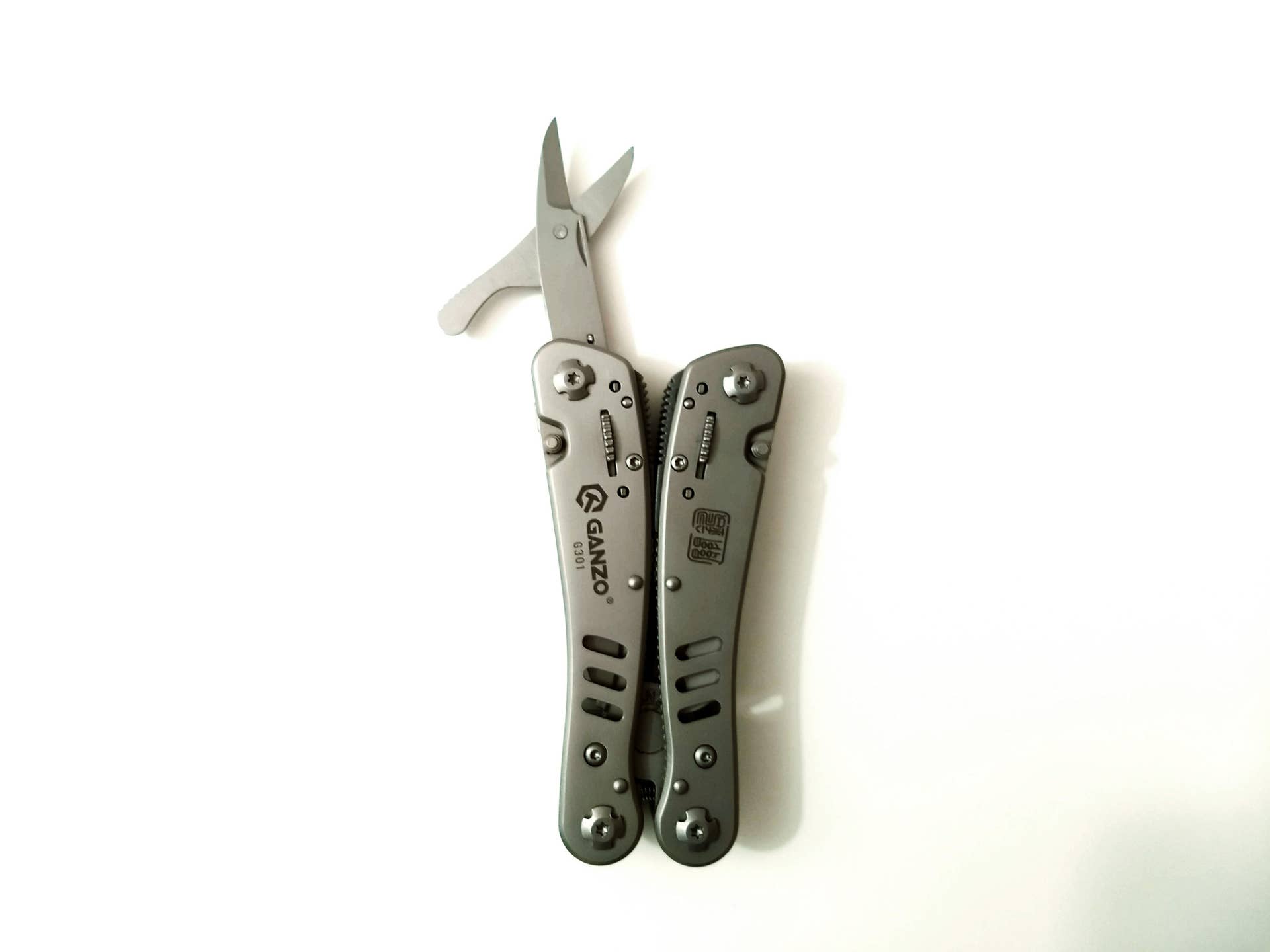Ganzo G301 Review: Can the Best Budget Multi-Tool Take on the Big 