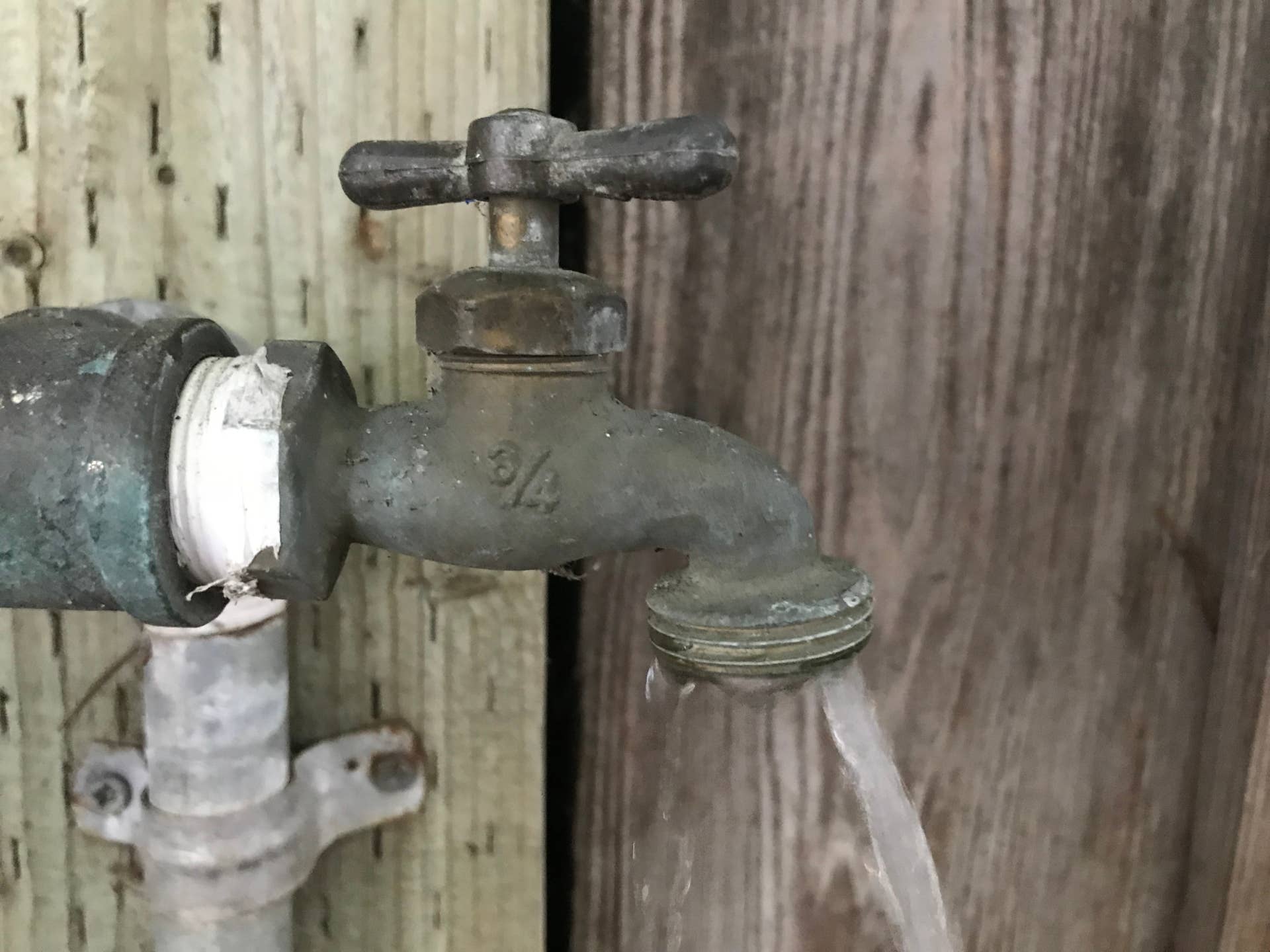 How to Replace a Leaky Outdoor Faucet or Water Spigot - Dengarden