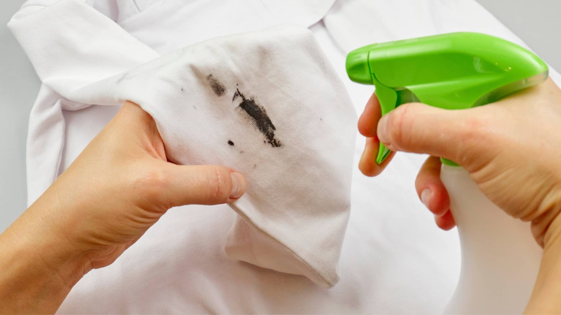 10 DIY Home Cleaning Recipes Professional Cleaners Swear By - Dengarden