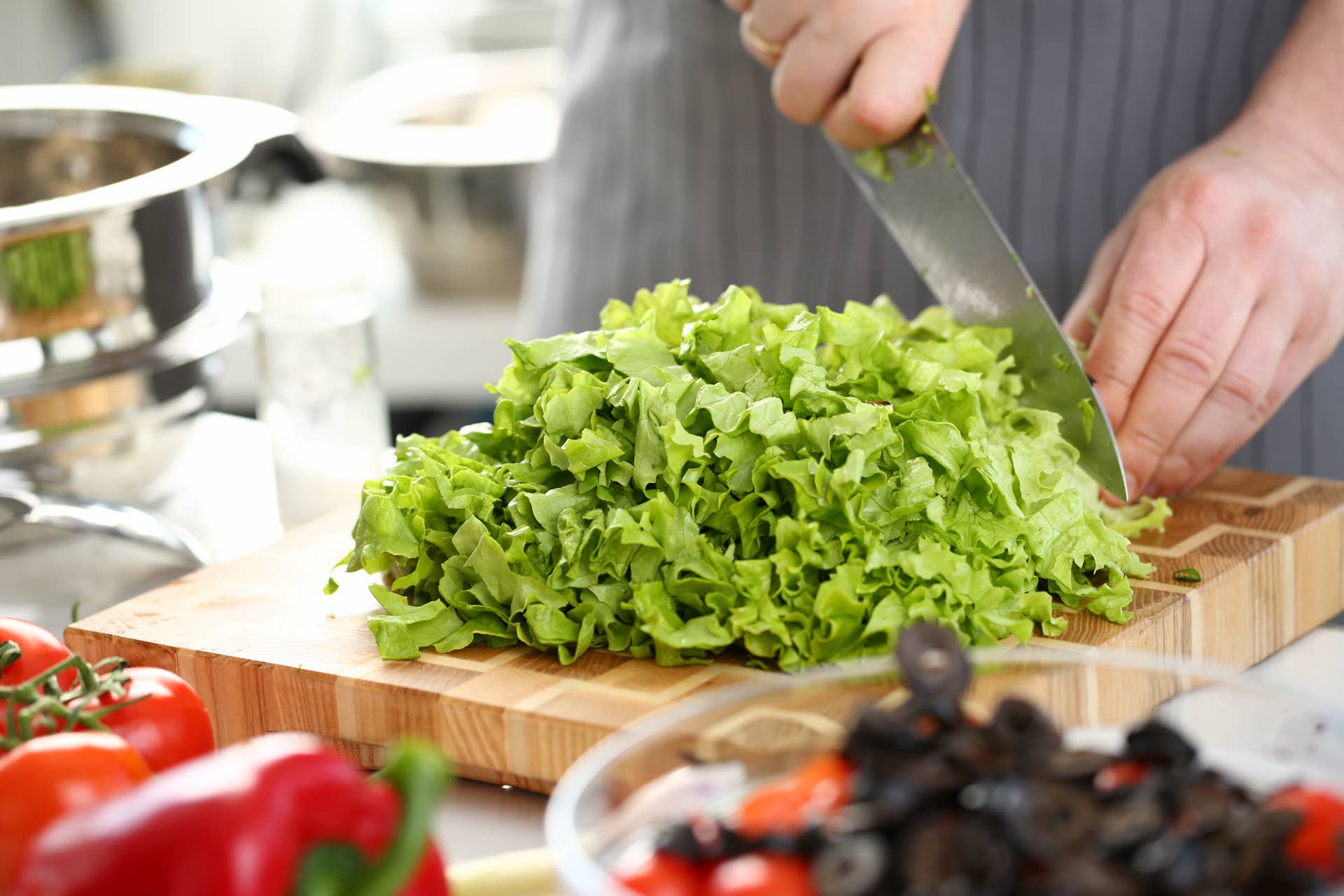 Chef-Inspired Trick for Perfectly-Chopped Lettuce Just Changed ...