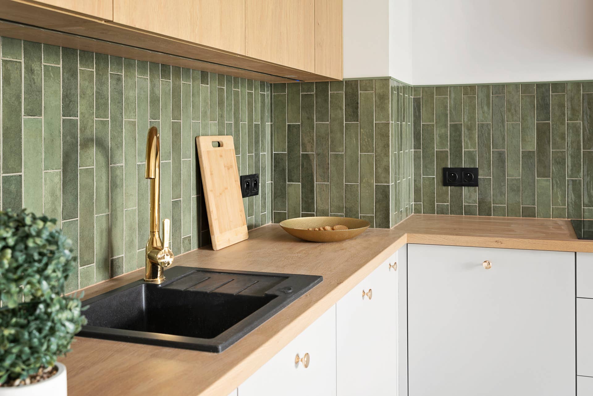 This Renter-Friendly Wall Tile Hack Is Honestly Genius - Dengarden