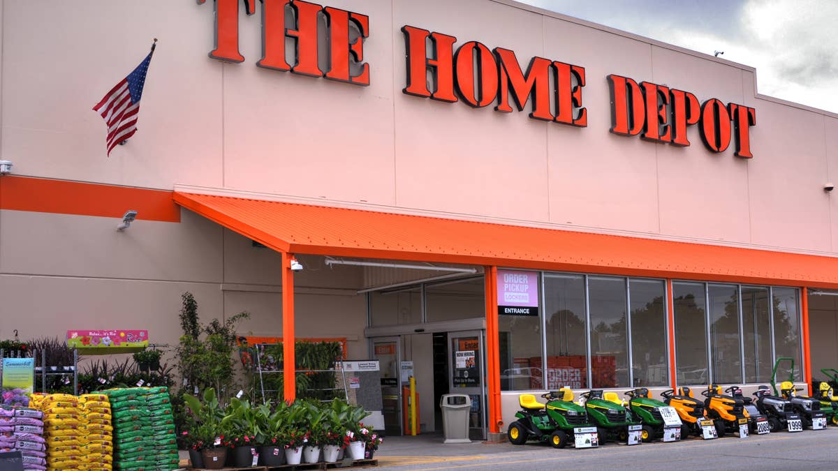 Home Depot's Red, White & Blue Sale Is Filled With Outdoor Entertaining Essentia...