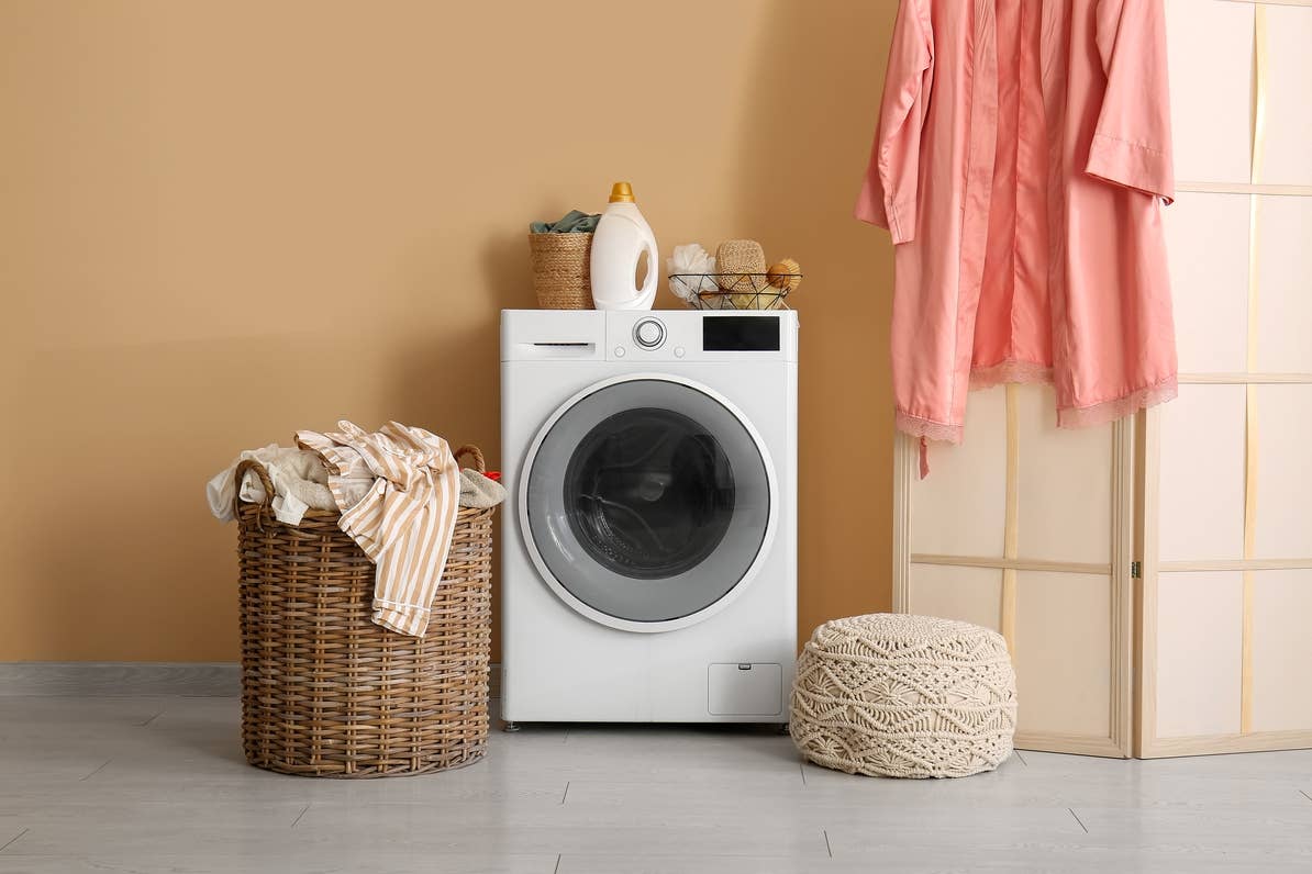 modernwashingmachinebasketwithlaundrypouffoldingscreenand.jpg?io=1\u0026profile=w2560\u0026ar=4-3
