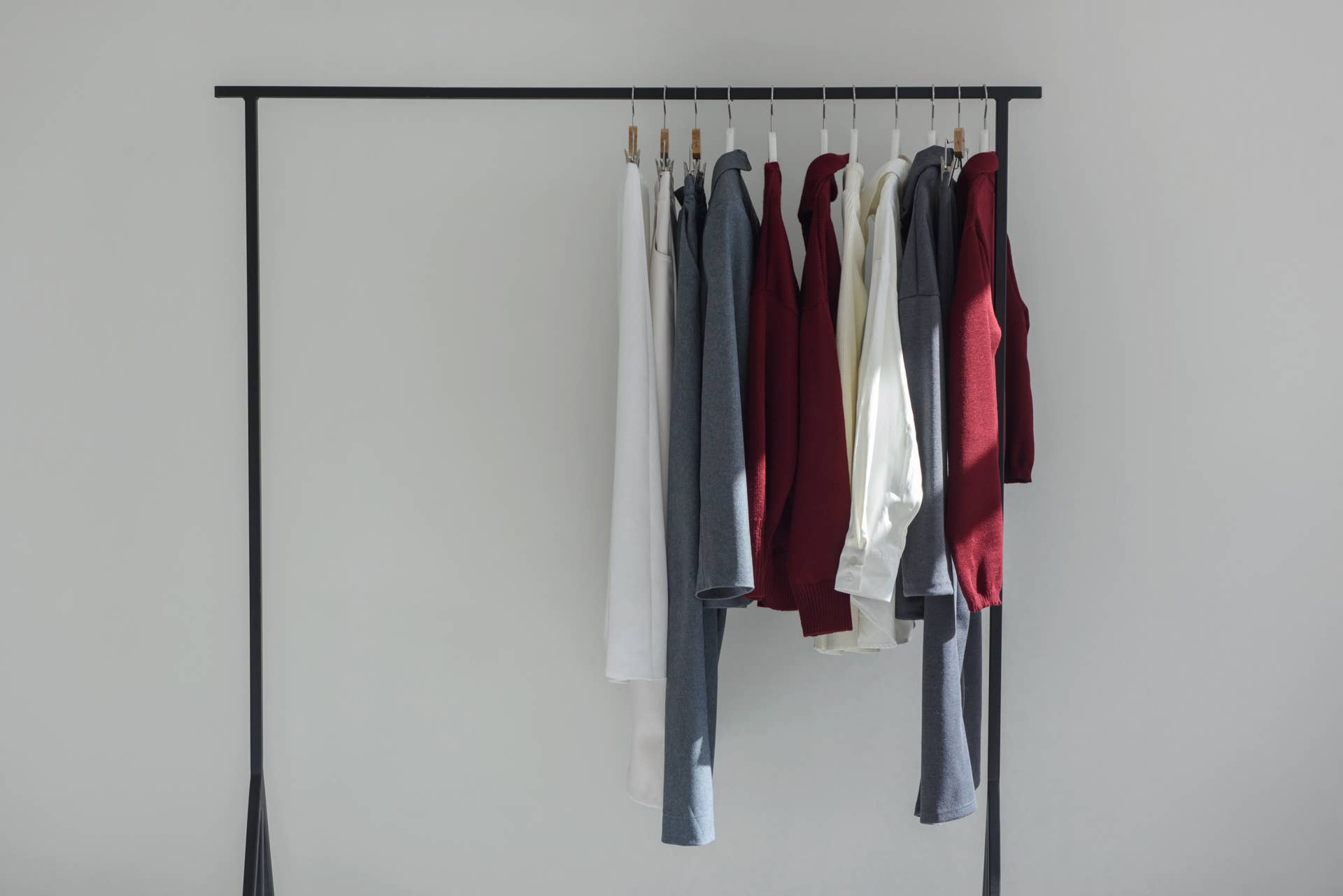 How to Make Your TV Portable With a Garment Rack - Dengarden