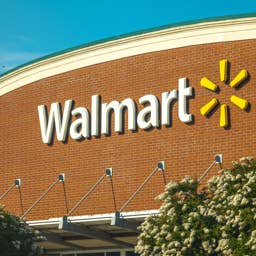Walmart’s $18 4-Pack Citronella Candle Set Looks Pretty While Keeping Bugs at Bay