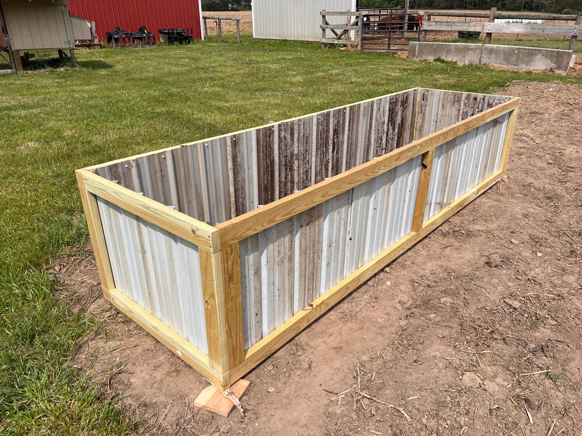 Transform Scrap Sheet Metal into Cheap Raised Garden Beds - Dengarden