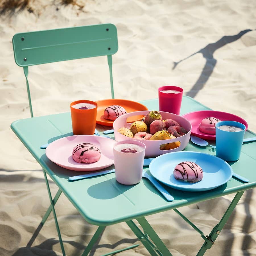 IKEA 食器＆キッチン用品 21点セット IKEA Dropped a Limited-Edition Colorful Picnic Set With Everything