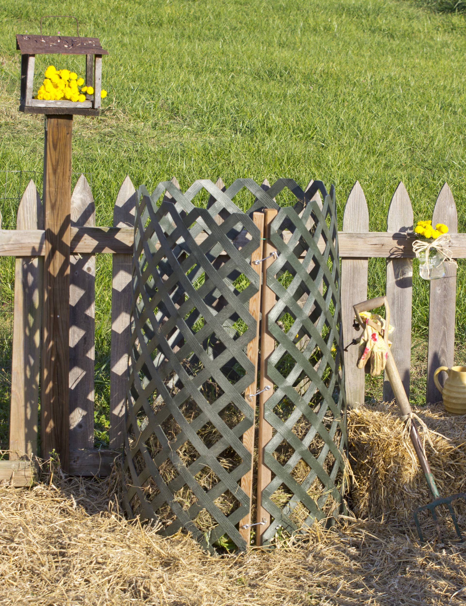 Quick & Easy DIY Compost Bin - Dengarden