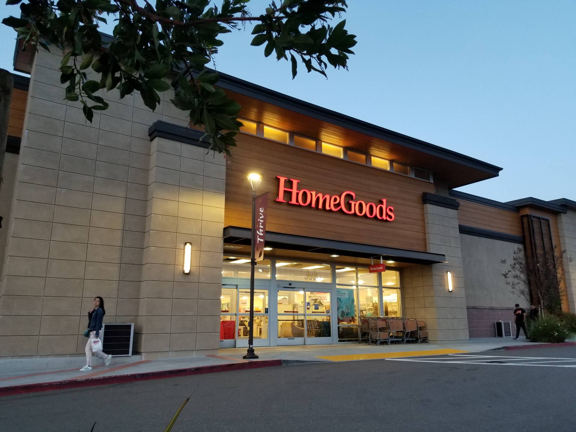 This HomeGoods Chrome Wine Bottle Cooler Is the Find of the Season