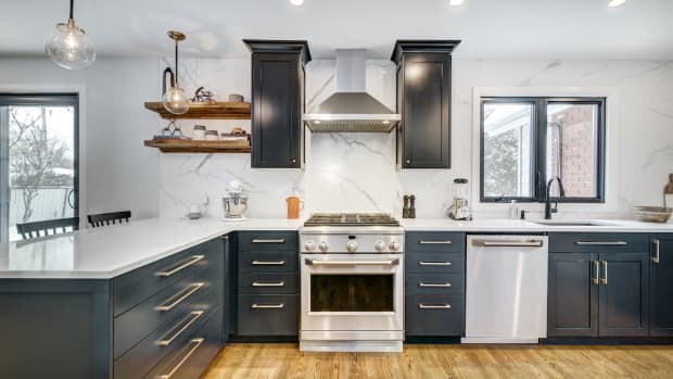 Interior Designer Shares the Most Crucial Advice When Choosing a Kitchen  Backsplash - Dengarden News