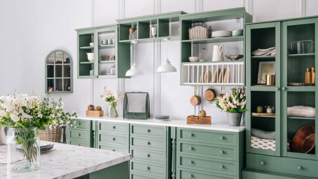 Woman Creates Apothecary-Style Cabinets For Her Kitchen and the Results ...