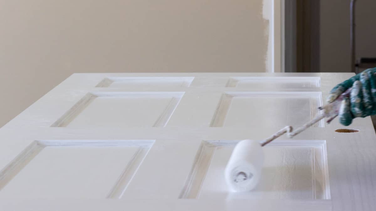 This Hack Makes Painting Doors Incredibly Easy - Dengarden News