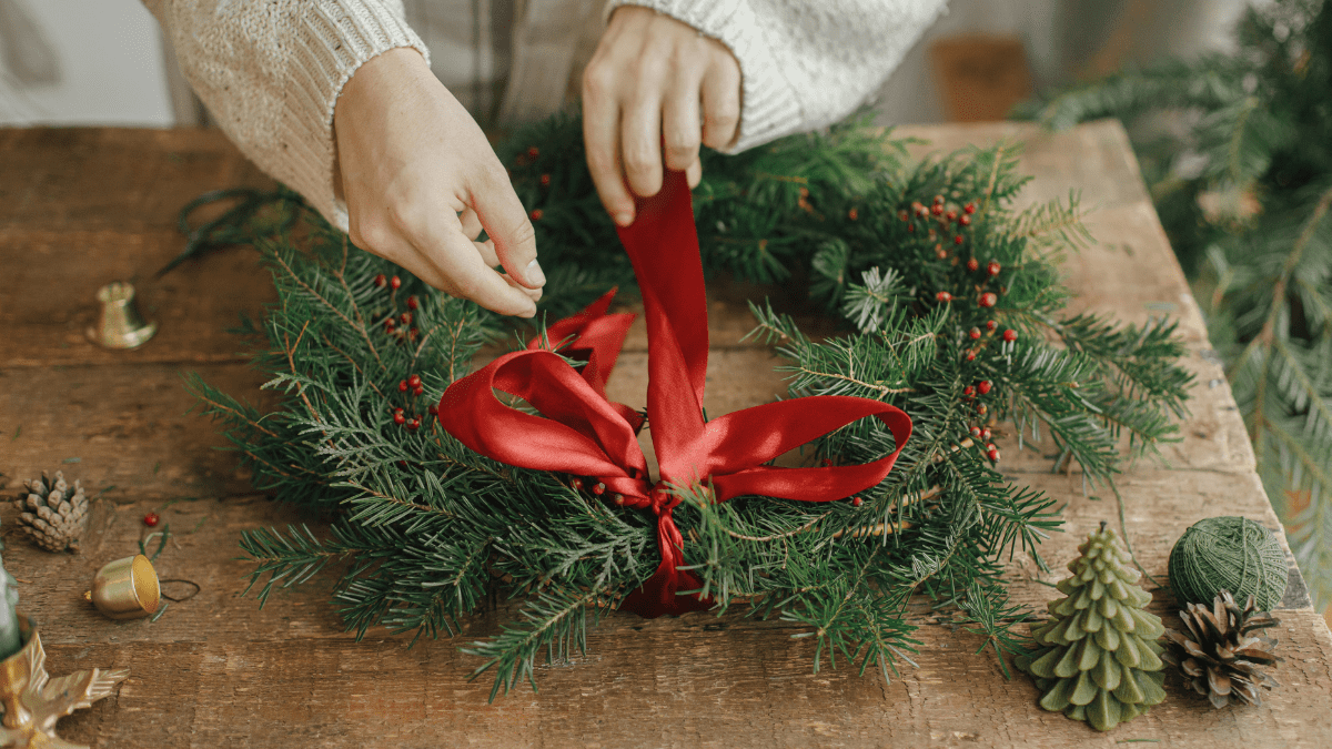 Christmas Decorations, Trees, Lemax, Wreaths, DIY & More