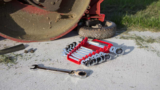Fixing a Hard to Start Briggs Stratton Lawn Mower Dengarden