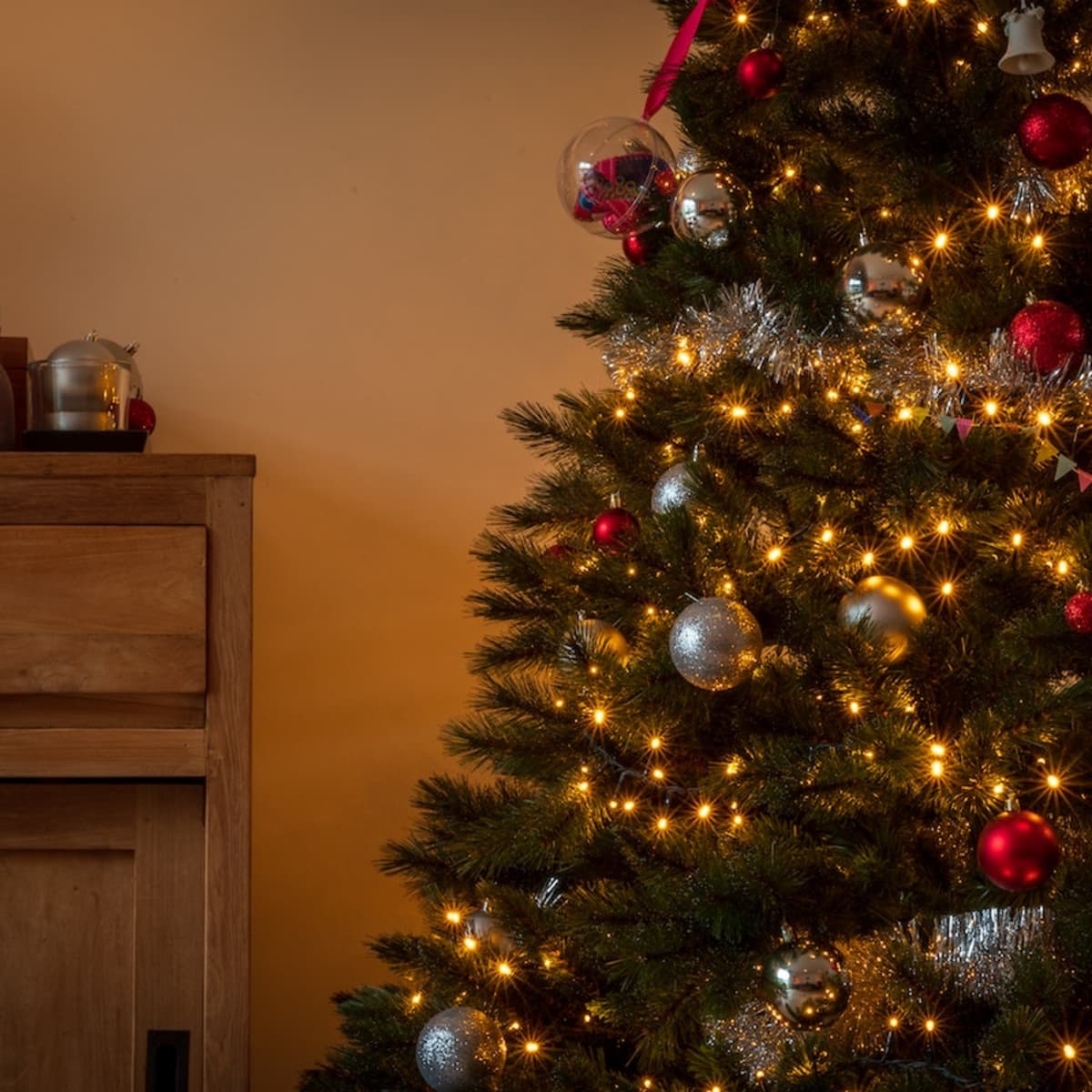 How to Troubleshoot Your Christmas Tree - The Home Depot