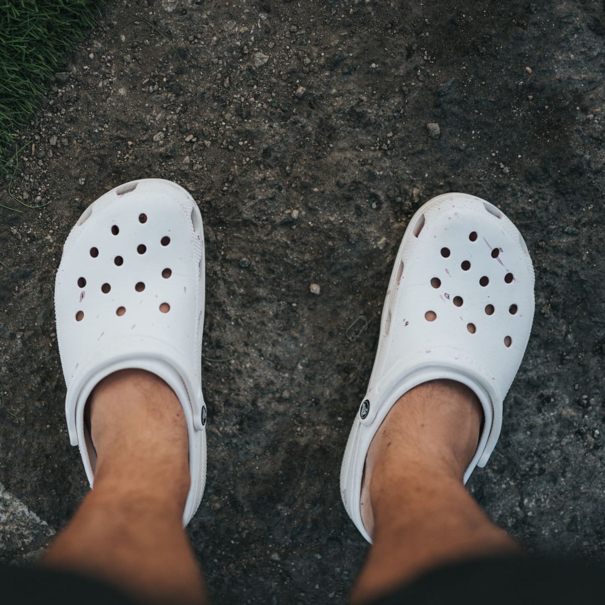 How to clean white crocs sales