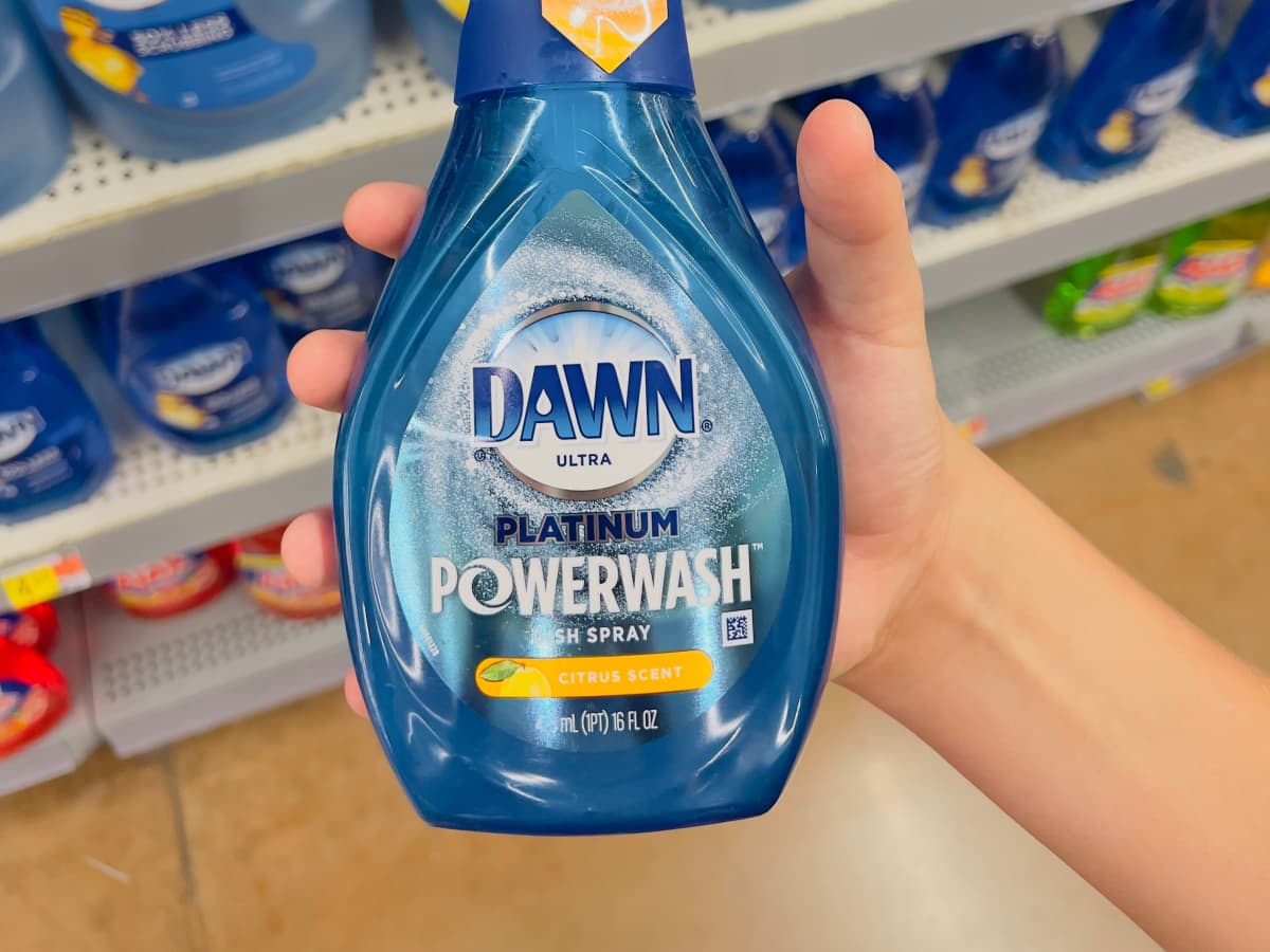 Apparently Dawn Powerwash Can Totally Get Rid of Soap Scum