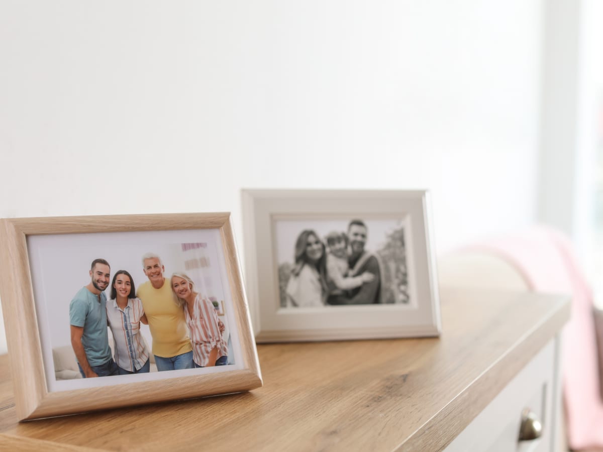 How to Display Framed Photographs on a Wall - Dengarden