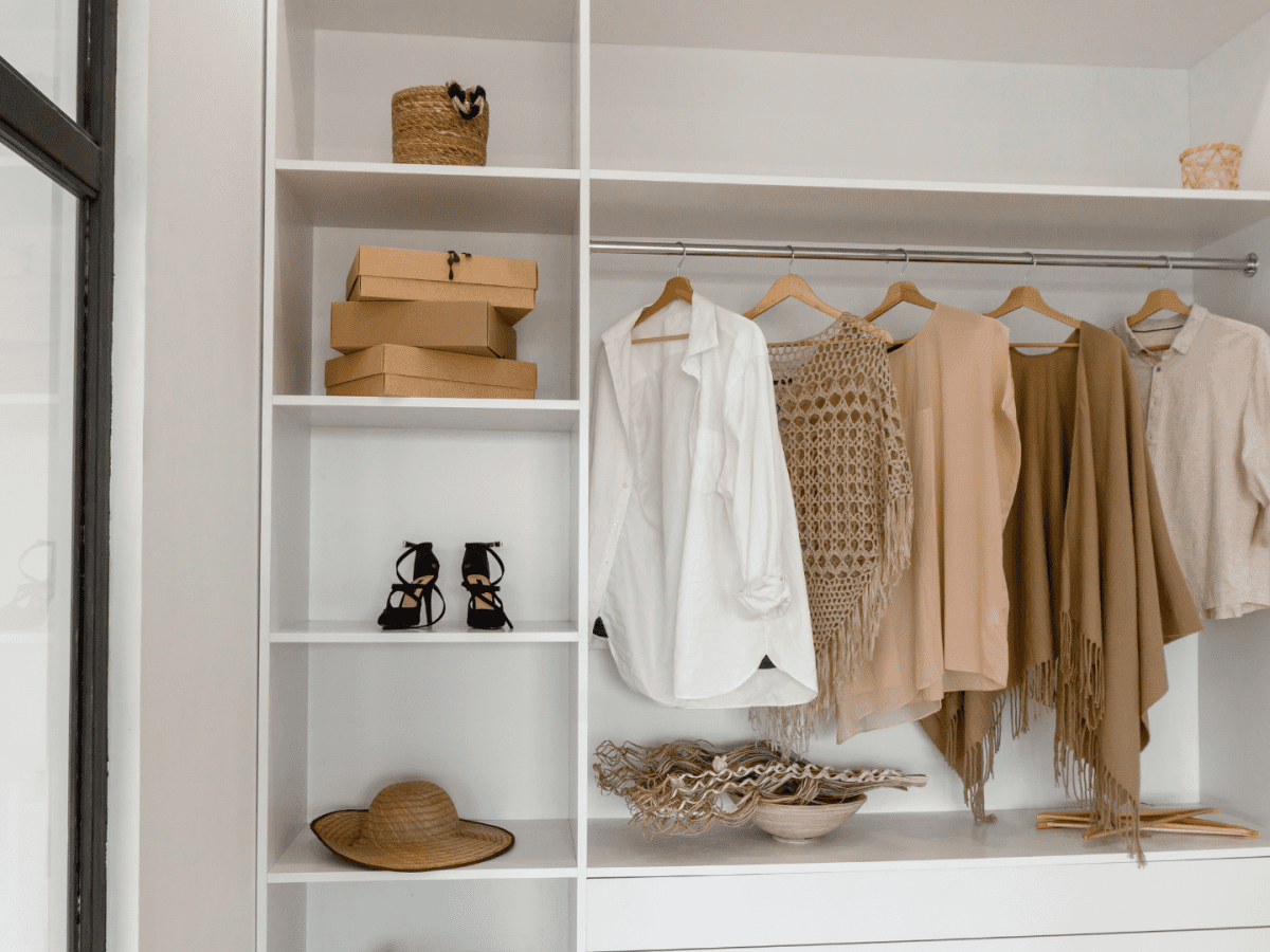 DIY Gold Plastic Hangers  A Closet Makeover Hack – Unlikely Martha