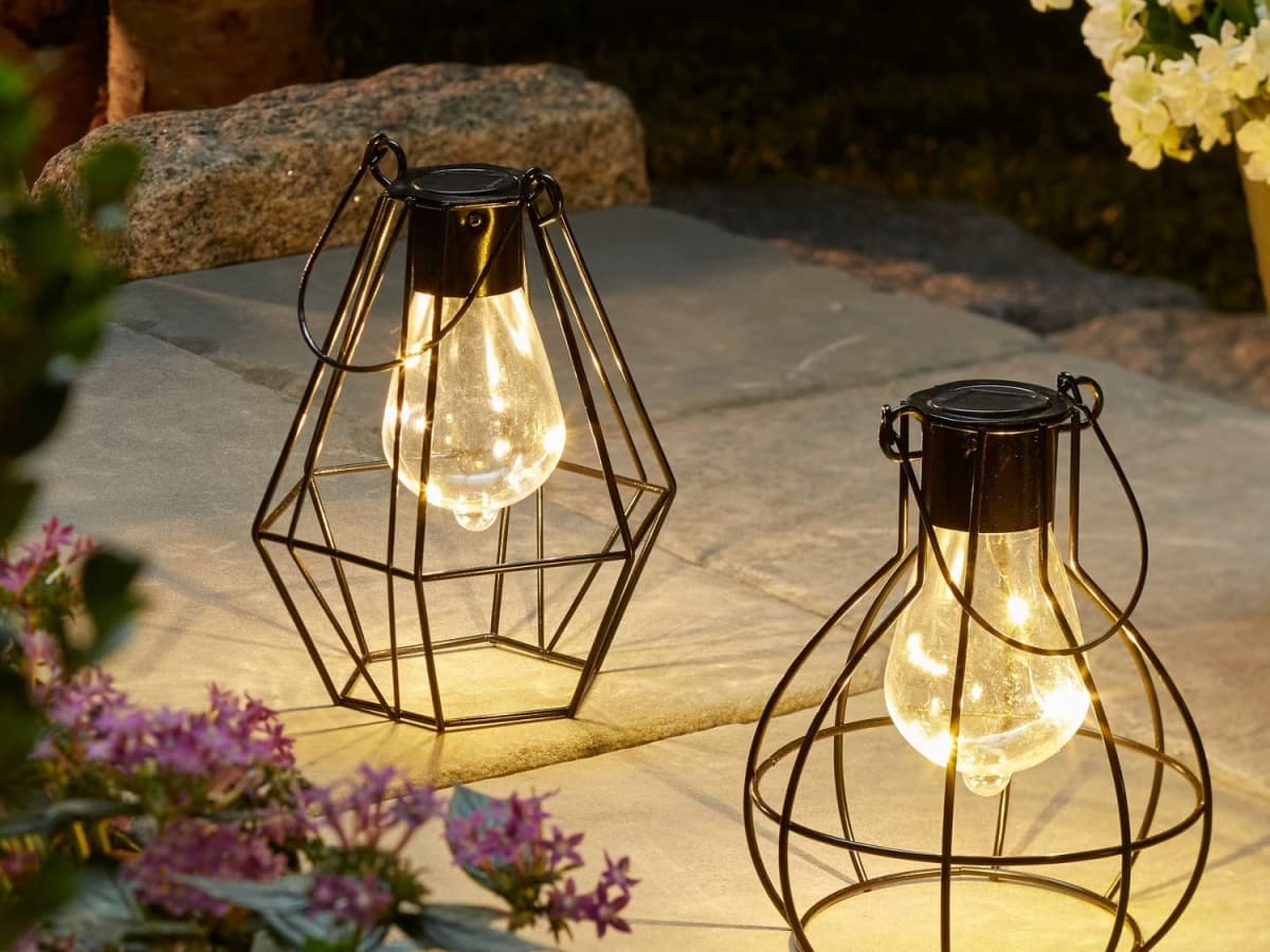 Individual solar shop lights
