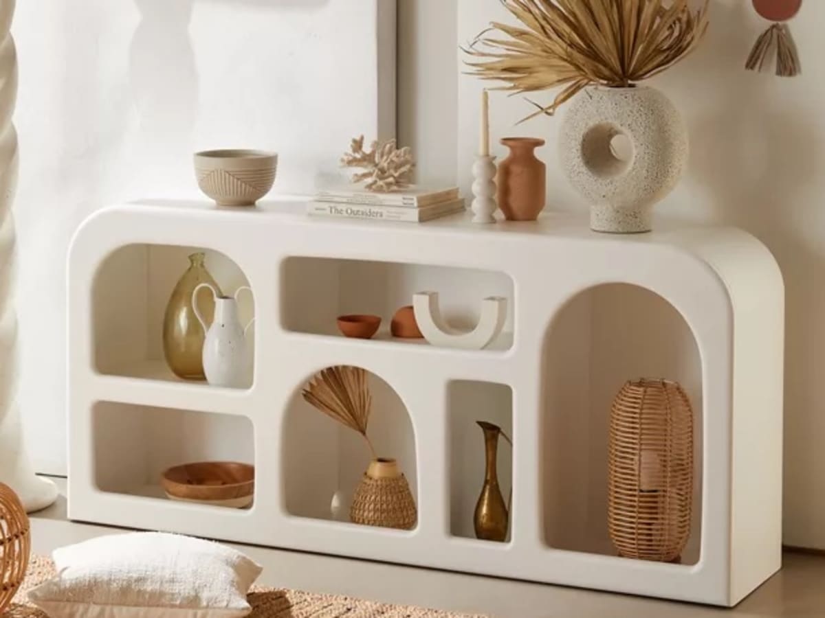 Woman Makes Custom Organic Bookcase Out of Styrofoam and Anyone