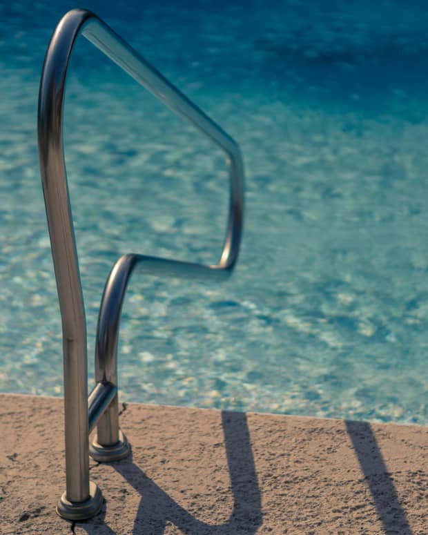 Mom Has Genius Trick For Warming Up a Kiddie Pool Fast Dengarden News