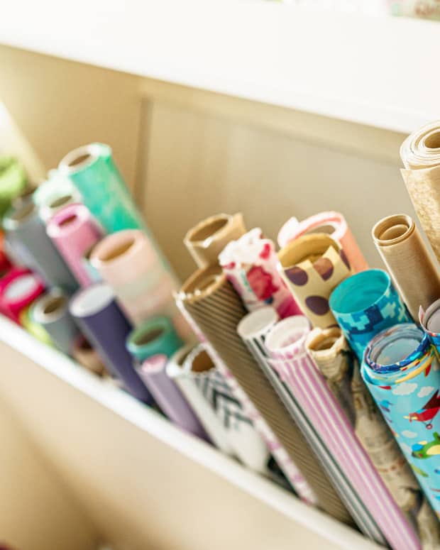 Woman Comes Up With Absolutely Genius Way to Store Paper Towels