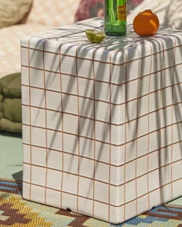 Woman Transforms Several Lack IKEA Tables Into KingSize