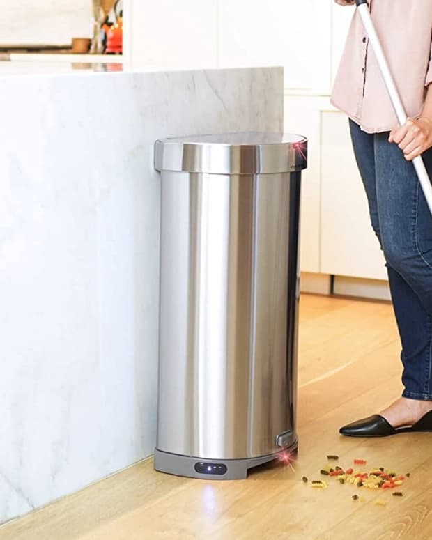 Woman Shares The Best Kitchen Hack For Storing Trash Bags Home