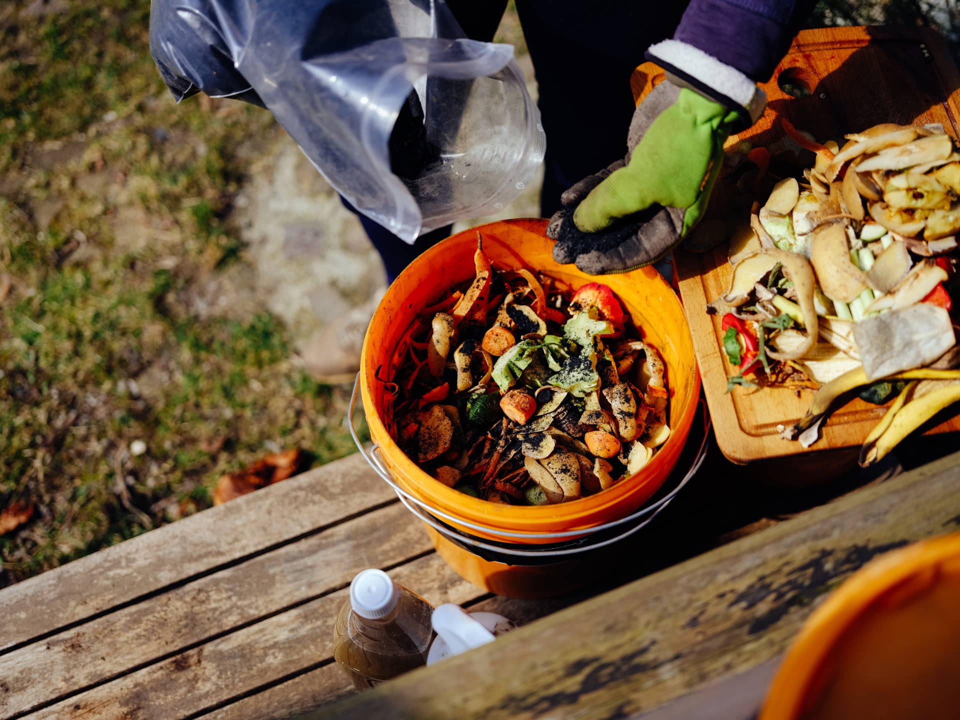 How to Make Compost Tea from Kitchen Waste: Easy & Eco-Friendly Guide