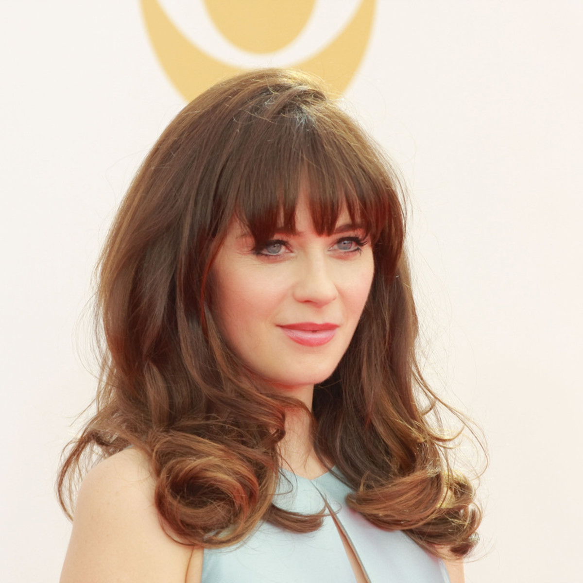 Zooey Deschanel's Home Holiday Decor Is Full of 'Whimsy' - Dengarden, image size:1200x1200