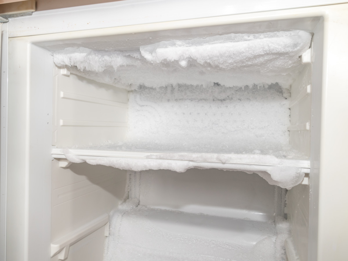 How to Defrost a Freezer Without Turning It Off — in Just 5 Minutes - Dengarden