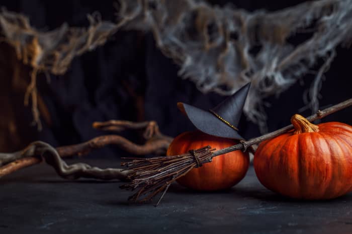 10 Best Halloween Decor Ideas From the Dollar Tree - Dengarden News