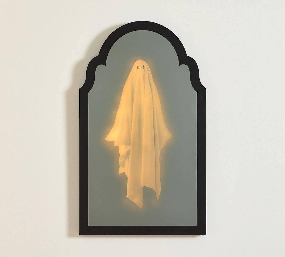 Spooky 'Ghost Hologram' Mirror at Pottery Barn Will Be the Hit of ...