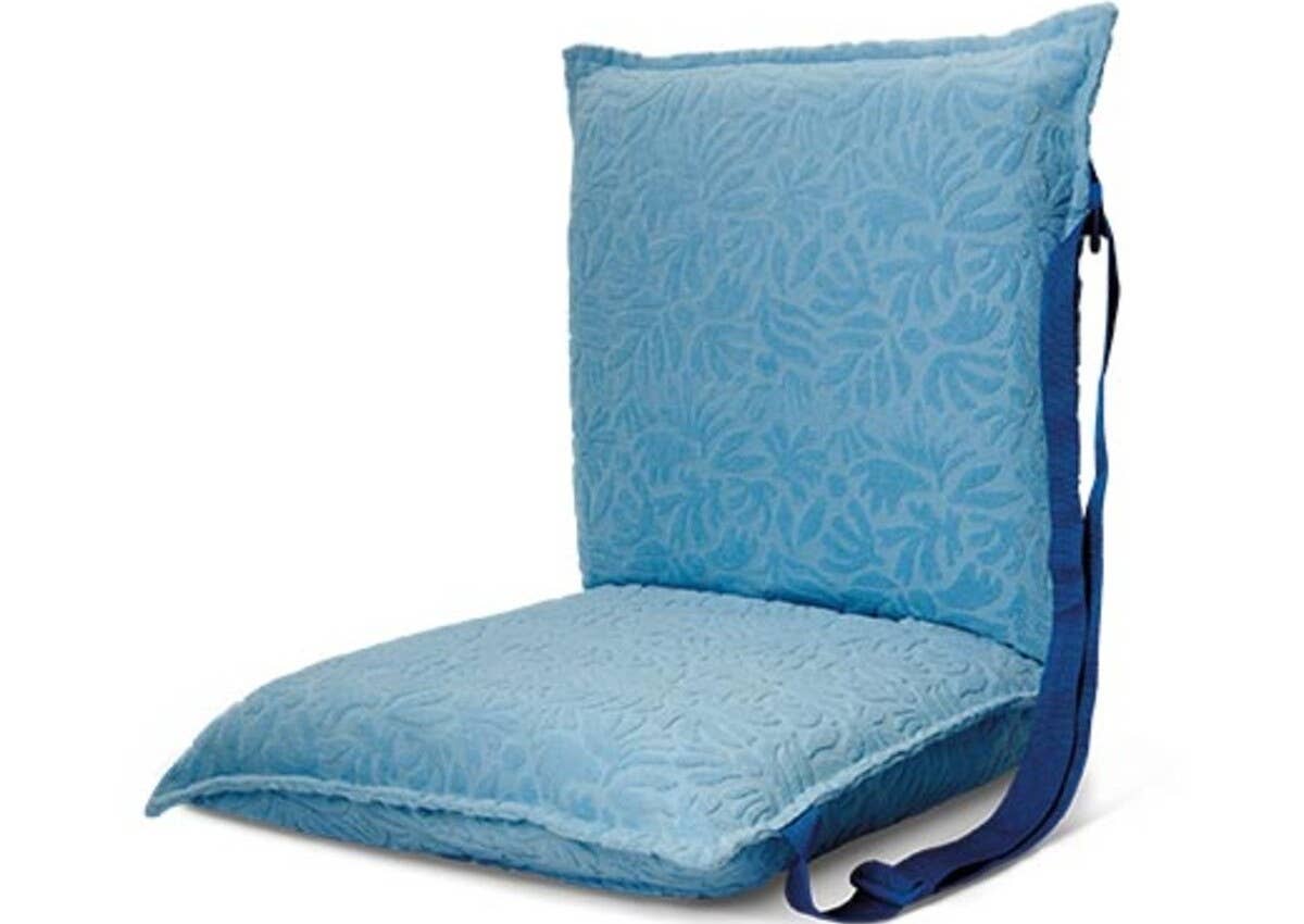 Bright New Beach Recliner at ALDI Is Summer Trip Game-Changer - Dengarden
