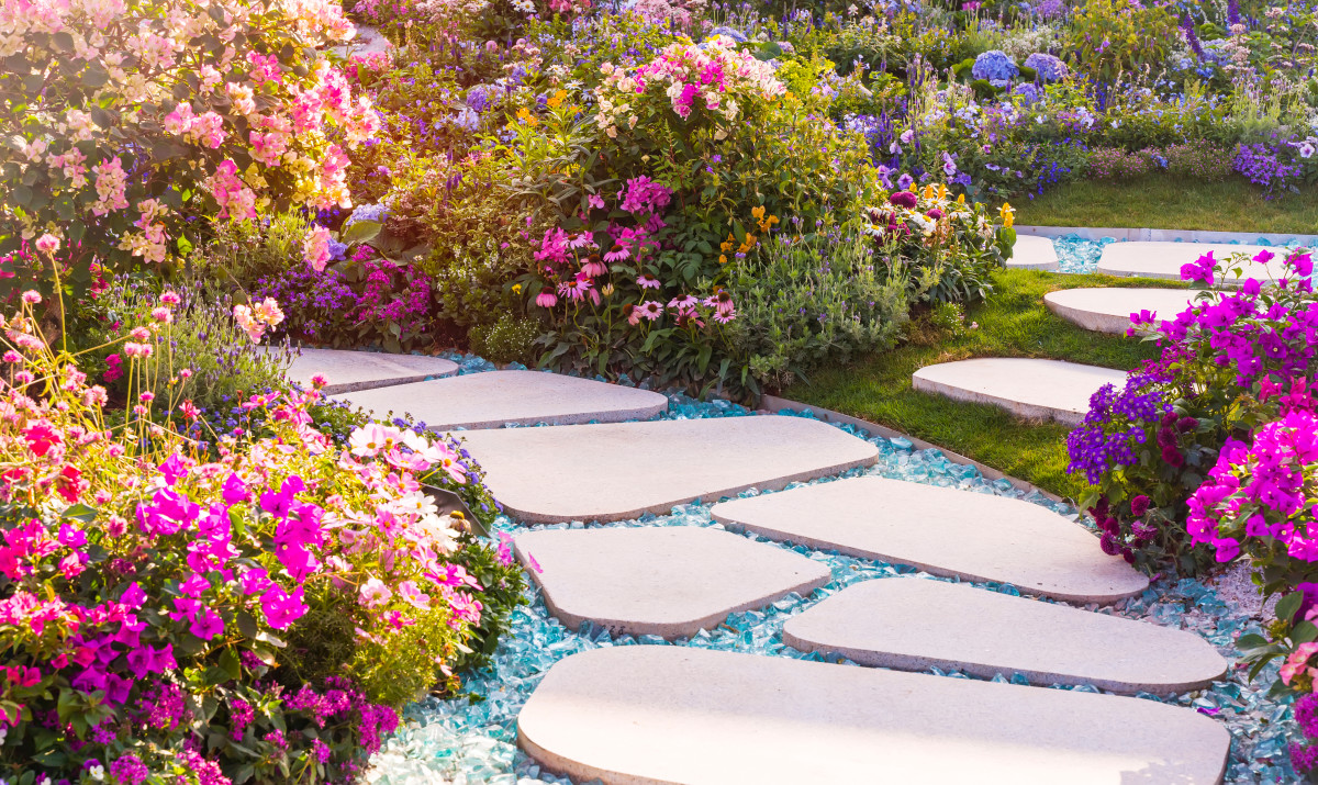 Garden Designer Explains Why You Should Not Have Gravel Pathways In