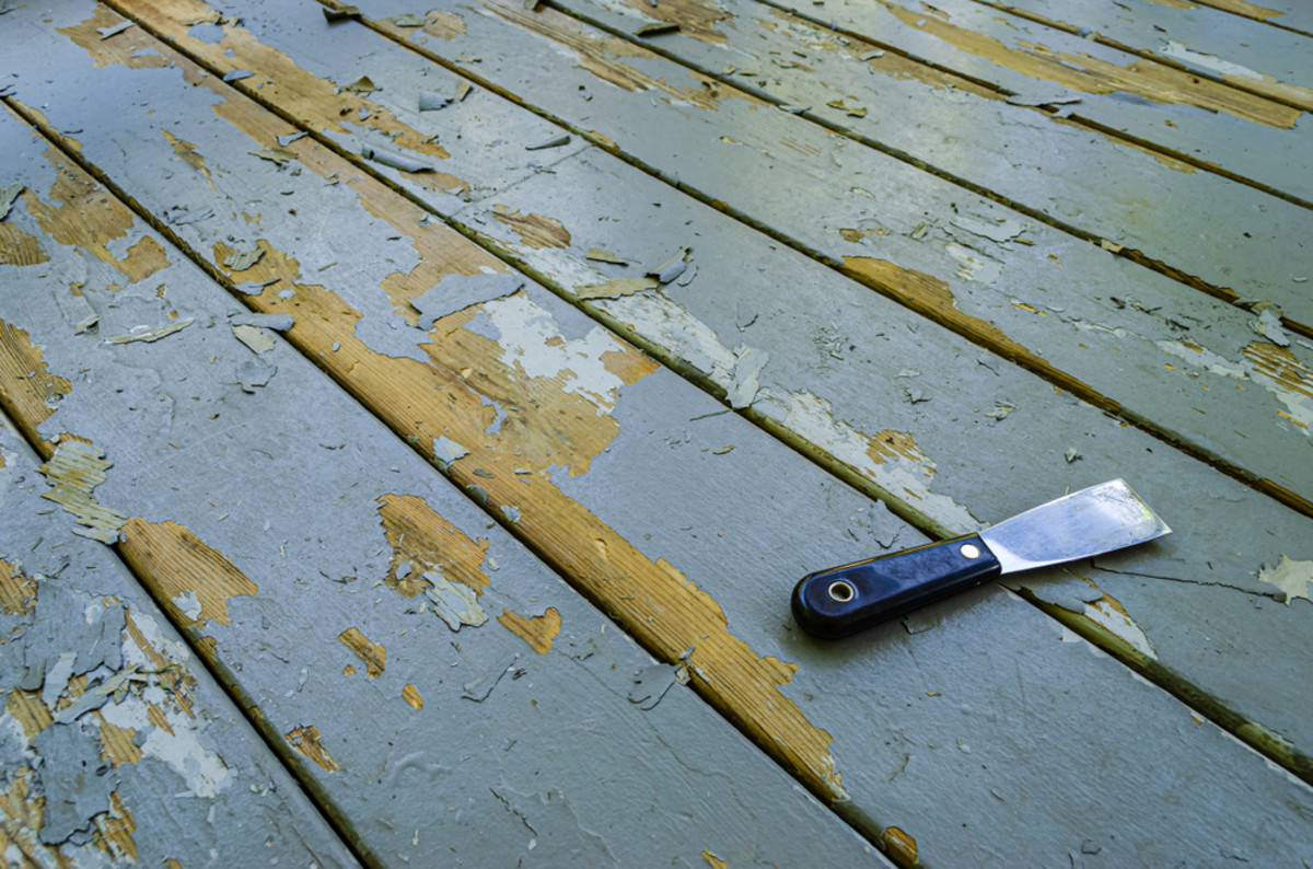 Woman Uses Duct Tape to Strip Paint Off Door and It’s Shocking How Well It Works Dengarden