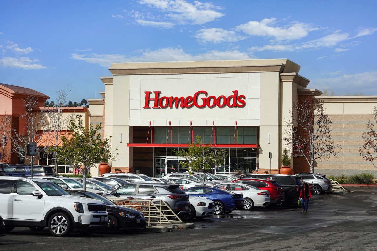 Shopper Finally Scores HomeGoods’ Elusive Hello Kitty Halloween Blanket