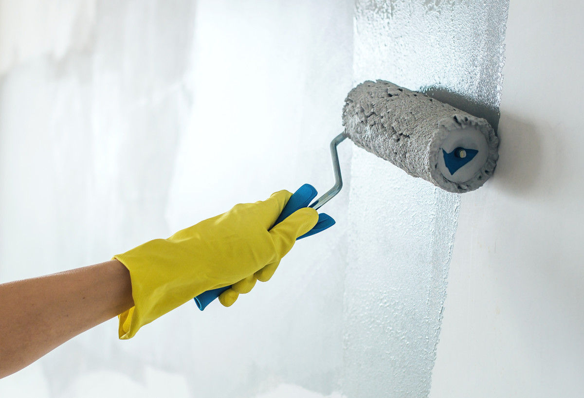 Woman Shares Secret to Painting Knock Down Texture Walls - Dengarden News