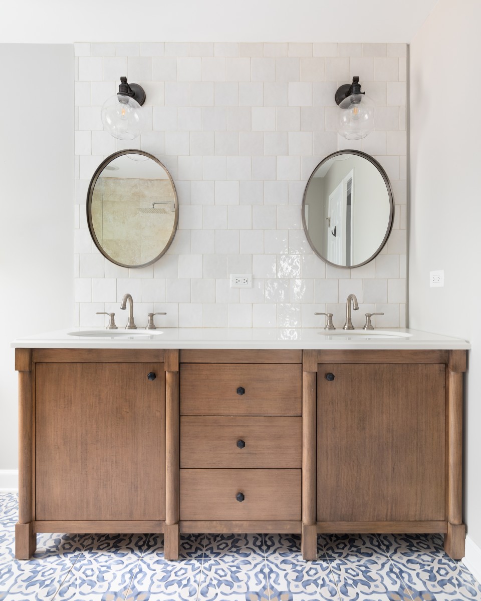 Instead of Ripping Out Beatup Bathroom Vanity, Woman Refaces the