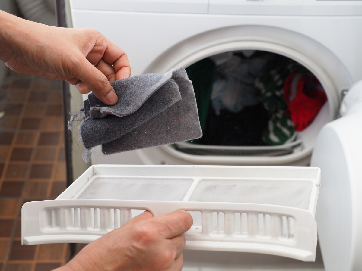 Woman Saves Her Laundry Lint To Make DIY Fire Starters, and Her Method ...