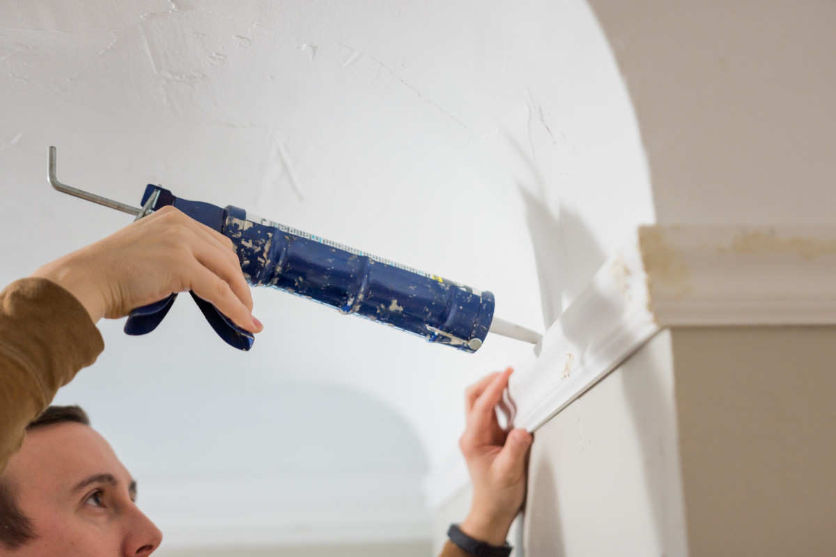 How to Remove Caulk the Neat Way (With Photos) - Dengarden