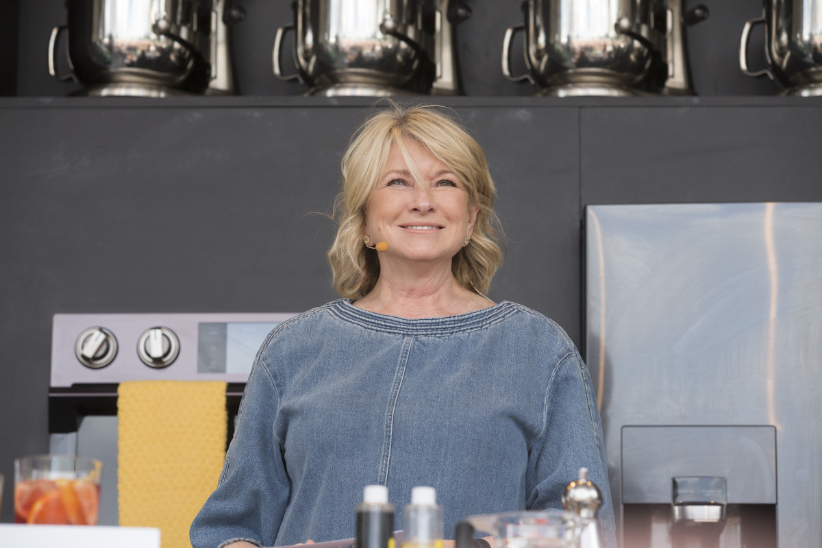 Martha Stewart Celebrates Her Birthday by Reflecting on Hilarious PG-13 ...