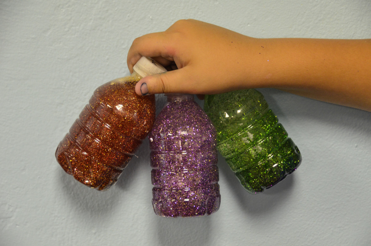 Woman Makes Adorable Glitter Water Bottle From Walmart Dengarden