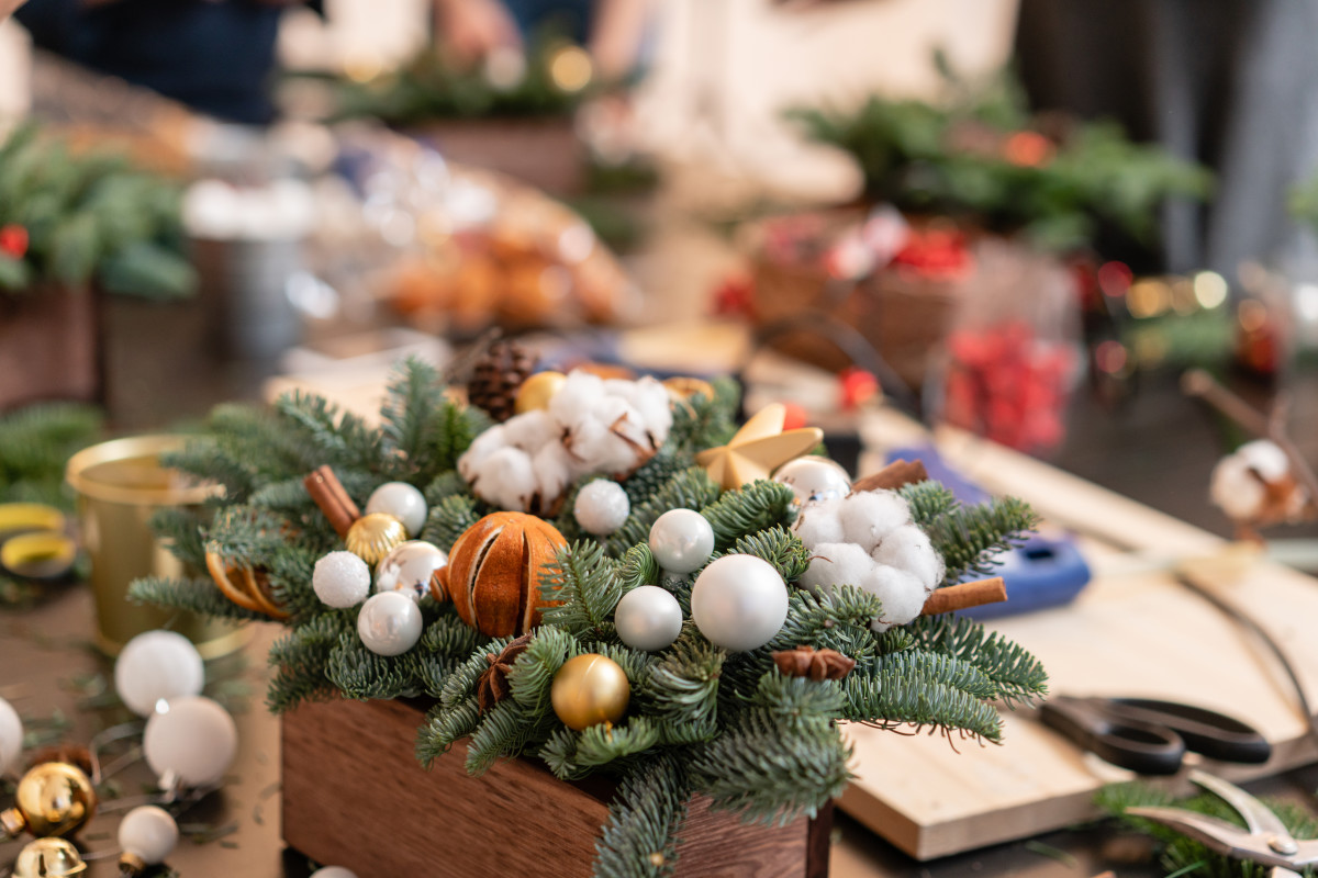 DIY Hot Glue Gun Mushrooms Will Add Whimsy to Any Garland Dengarden