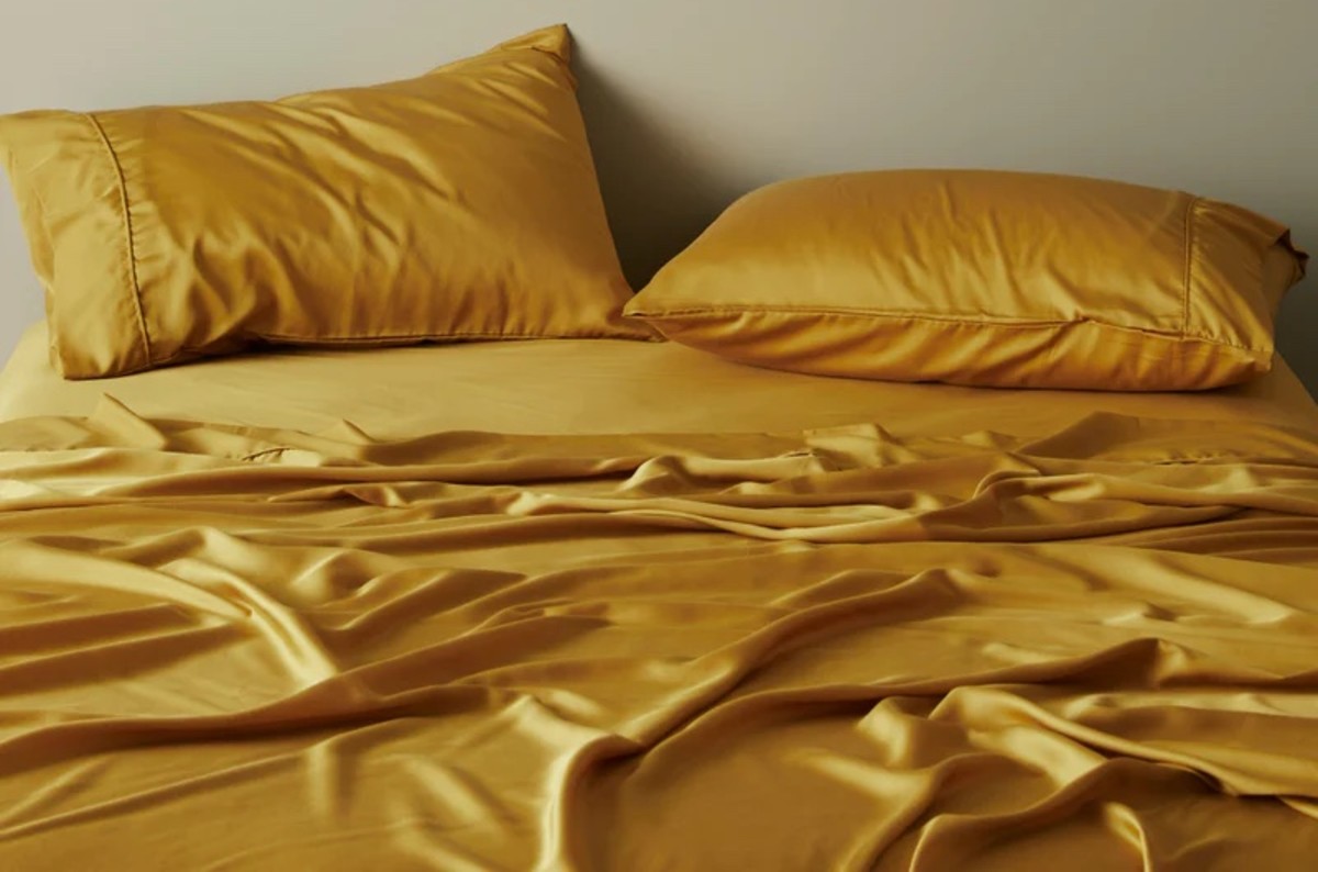 This Is How You Easily Fold a Fitted Sheet Dengarden News