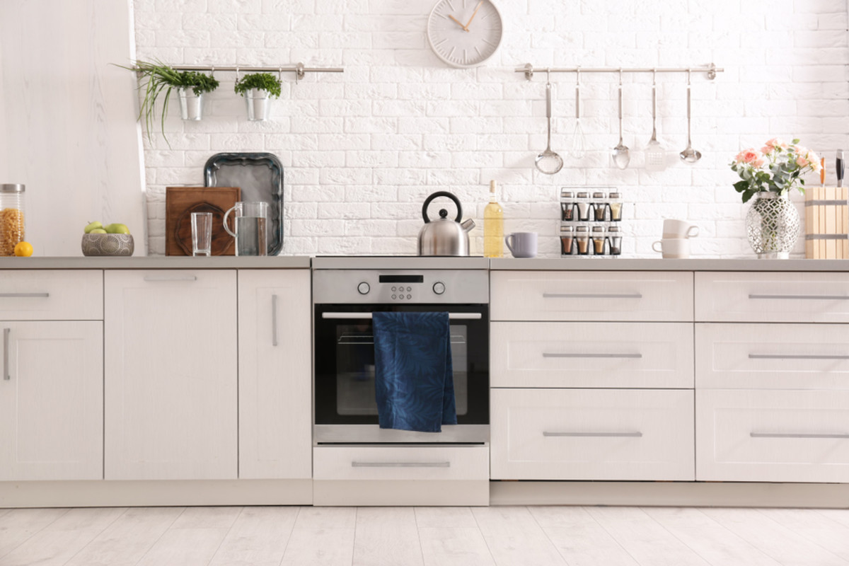 Here's How to Deep Clean Your Toaster and Kettle Dengarden