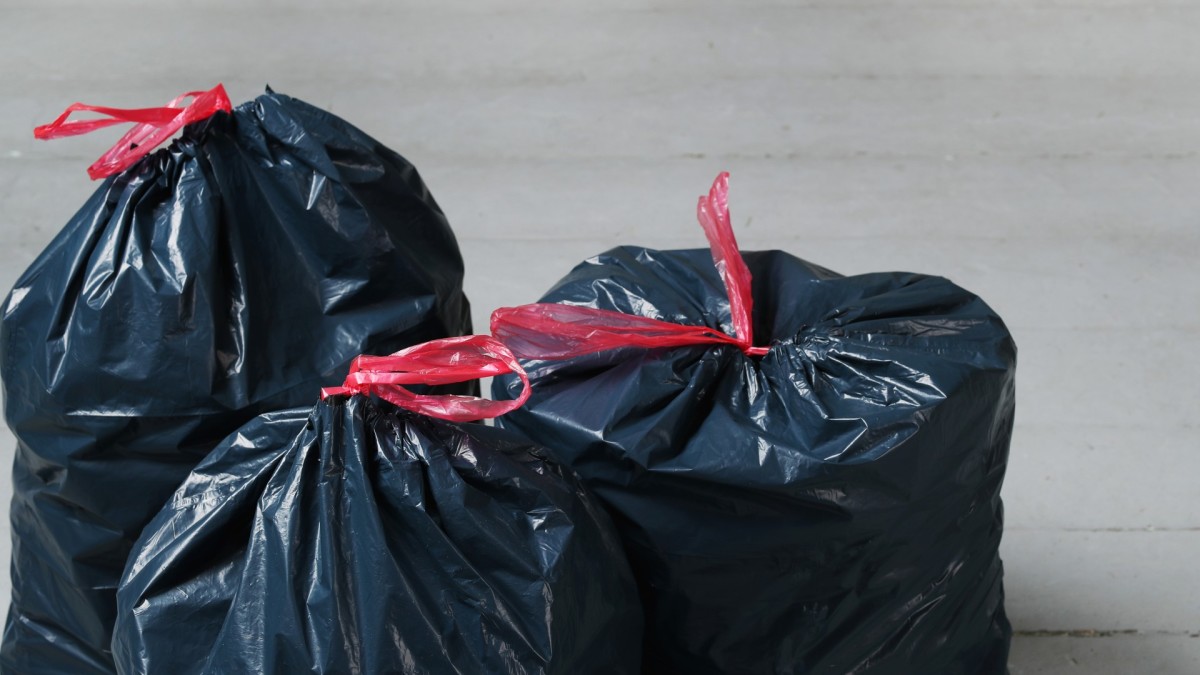 Woman Discovers Money Saving Home Depot Trash Bag Hack Dengarden News