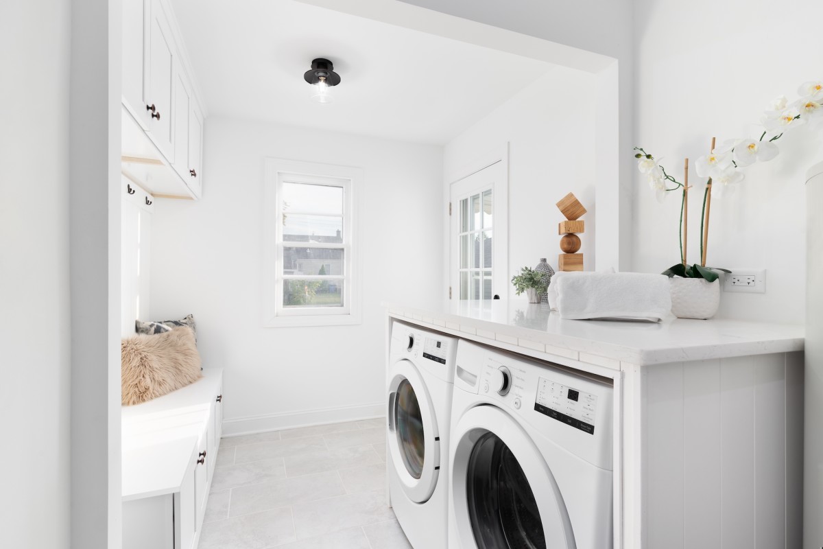 Here's How to Renovate a Laundry Room with a Tight Budget - Dengarden News